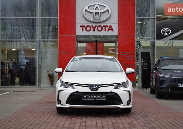 Белый Тойота Королла, объемом двигателя 1.8 л и пробегом 86 тыс. км за 21700 $, фото 4 на Automoto.ua
