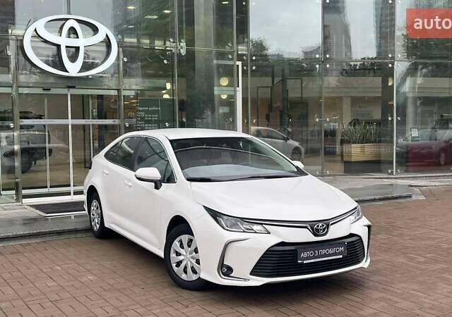 Тойота Королла 2021 у Києві на Automoto.ua Білий Тойота Королла, об'ємом двигуна 1.6 л та пробігом 113 тис. км за 18268 $, фото 17 на Automoto.ua