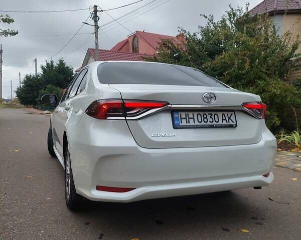 Белый Тойота Королла, объемом двигателя 1.6 л и пробегом 76 тыс. км за 21500 $, фото 4 на Automoto.ua