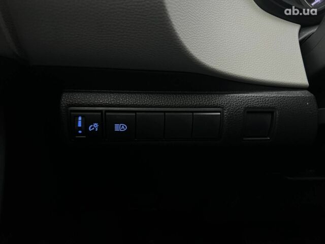 Белый Тойота Королла, объемом двигателя 1.8 л и пробегом 40 тыс. км за 16990 $, фото 16 на Automoto.ua