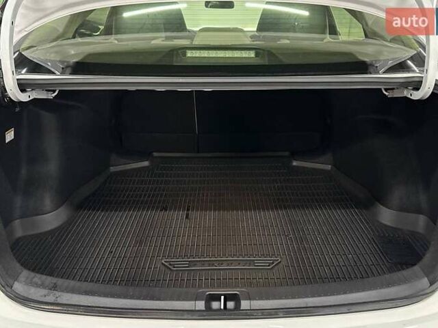 Белый Тойота Королла, объемом двигателя 1.8 л и пробегом 50 тыс. км за 19999 $, фото 22 на Automoto.ua