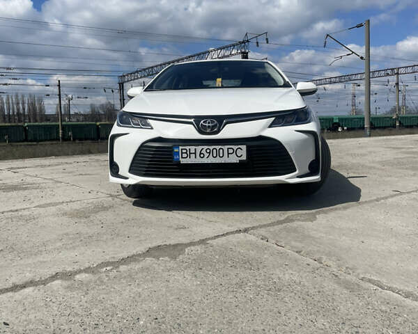 Белый Тойота Королла, объемом двигателя 1.6 л и пробегом 70 тыс. км за 16500 $, фото 6 на Automoto.ua