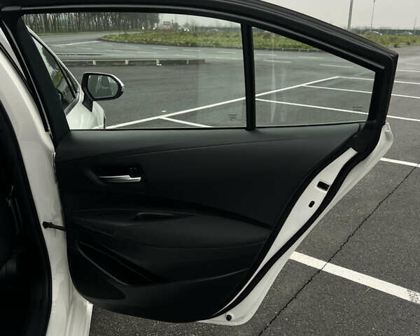 Білий Тойота Королла, об'ємом двигуна 1.6 л та пробігом 107 тис. км за 16500 $, фото 30 на Automoto.ua