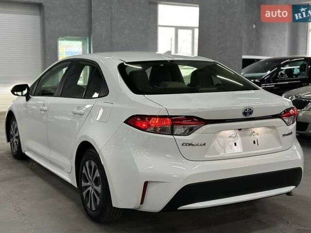 Белый Тойота Королла, объемом двигателя 1.8 л и пробегом 50 тыс. км за 19999 $, фото 4 на Automoto.ua
