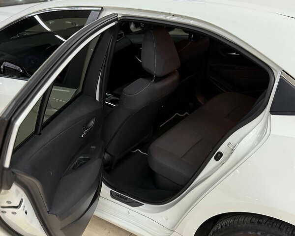 Белый Тойота Королла, объемом двигателя 1.8 л и пробегом 90 тыс. км за 22500 $, фото 6 на Automoto.ua