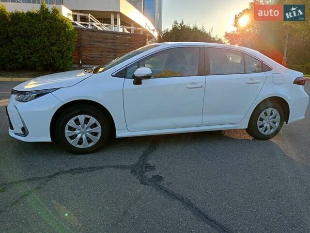 Тойота Королла 2021 в Киеве на Automoto.ua Белый Тойота Королла, объемом двигателя 1.6 л и пробегом 103 тыс. км за 16900 $, фото 12 на Automoto.ua