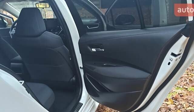 Білий Тойота Королла, об'ємом двигуна 1.8 л та пробігом 169 тис. км за 19900 $, фото 17 на Automoto.ua