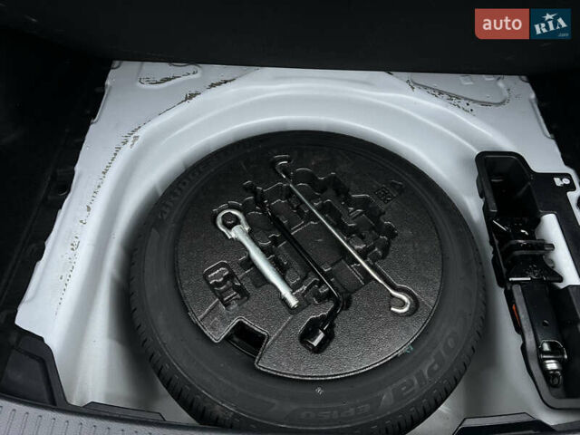 Білий Тойота Королла, об'ємом двигуна 1.6 л та пробігом 107 тис. км за 16500 $, фото 25 на Automoto.ua