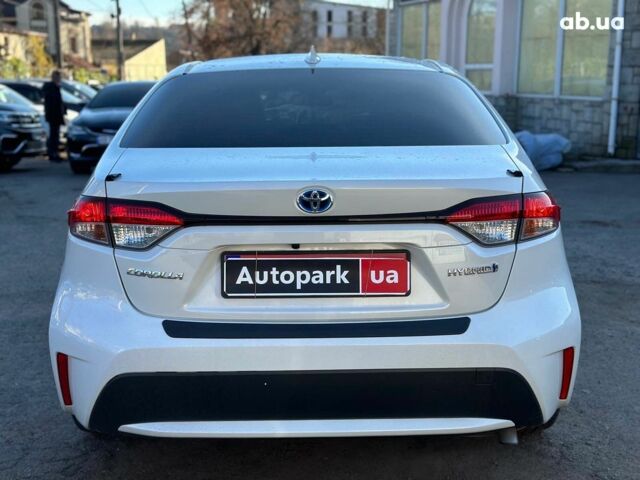 Белый Тойота Королла, объемом двигателя 1.8 л и пробегом 169 тыс. км за 20290 $, фото 4 на Automoto.ua