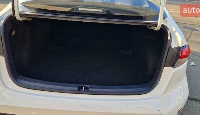 Белый Тойота Королла, объемом двигателя 1.8 л и пробегом 118 тыс. км за 18200 $, фото 28 на Automoto.ua