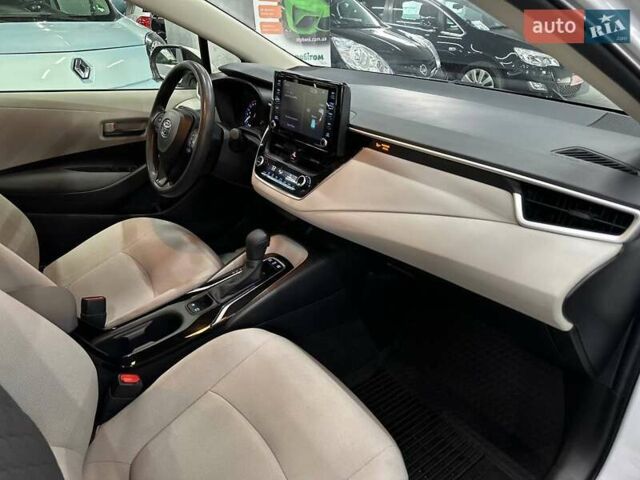 Белый Тойота Королла, объемом двигателя 1.8 л и пробегом 50 тыс. км за 19999 $, фото 19 на Automoto.ua