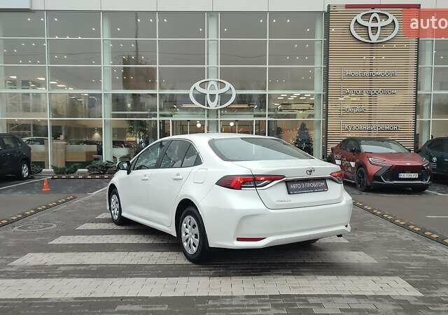 Белый Тойота Королла, объемом двигателя 1.6 л и пробегом 70 тыс. км за 17922 $, фото 1 на Automoto.ua