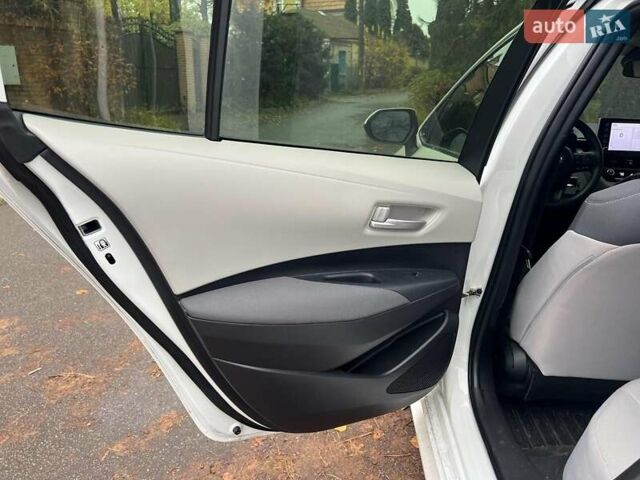 Белый Тойота Королла, объемом двигателя 1.8 л и пробегом 40 тыс. км за 16990 $, фото 17 на Automoto.ua