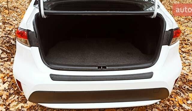 Білий Тойота Королла, об'ємом двигуна 1.8 л та пробігом 169 тис. км за 19900 $, фото 13 на Automoto.ua