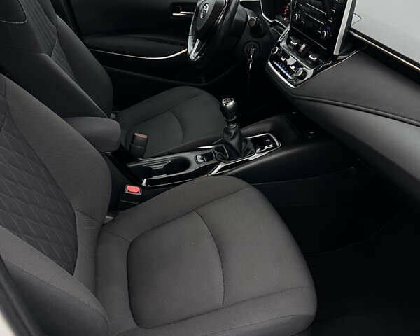 Білий Тойота Королла, об'ємом двигуна 1.6 л та пробігом 107 тис. км за 16500 $, фото 33 на Automoto.ua