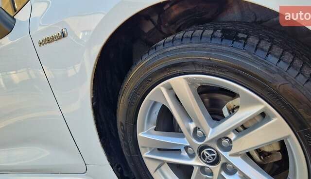 Белый Тойота Королла, объемом двигателя 1.8 л и пробегом 118 тыс. км за 18200 $, фото 8 на Automoto.ua