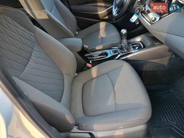 Тойота Королла 2021 в Киеве на Automoto.ua Белый Тойота Королла, объемом двигателя 1.6 л и пробегом 103 тыс. км за 16900 $, фото 14 на Automoto.ua