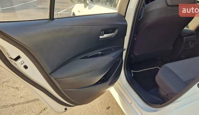 Белый Тойота Королла, объемом двигателя 1.8 л и пробегом 118 тыс. км за 18200 $, фото 24 на Automoto.ua