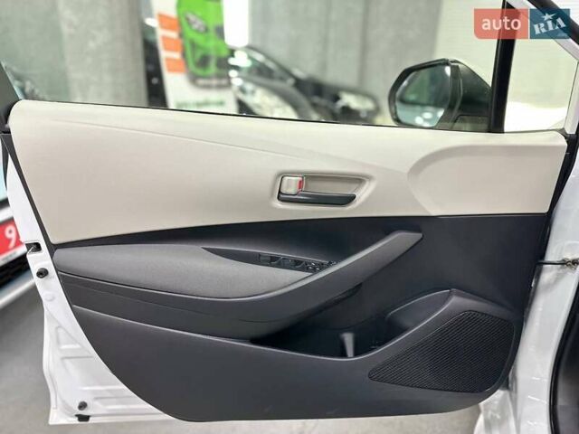 Белый Тойота Королла, объемом двигателя 1.8 л и пробегом 50 тыс. км за 19999 $, фото 14 на Automoto.ua