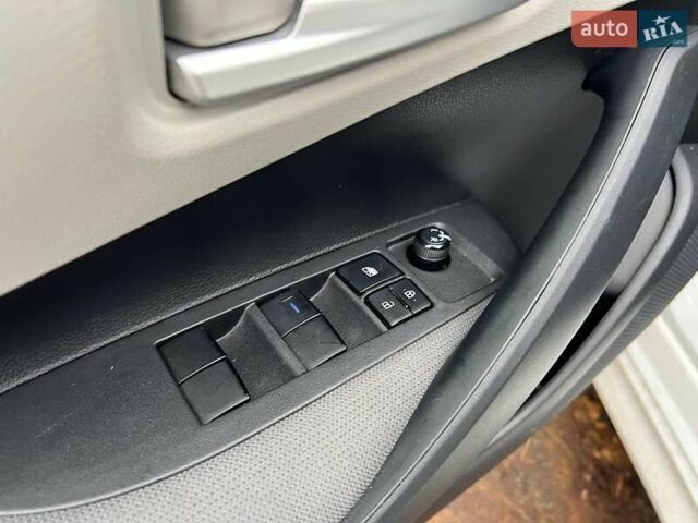 Белый Тойота Королла, объемом двигателя 1.8 л и пробегом 40 тыс. км за 16990 $, фото 10 на Automoto.ua