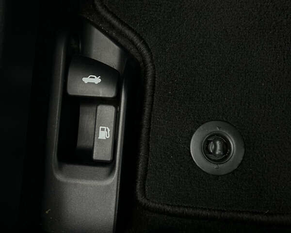 Білий Тойота Королла, об'ємом двигуна 1.6 л та пробігом 107 тис. км за 16500 $, фото 47 на Automoto.ua