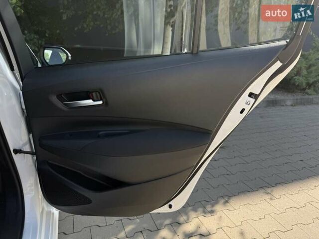 Білий Тойота Королла, об'ємом двигуна 1.6 л та пробігом 2 тис. км за 23800 $, фото 37 на Automoto.ua