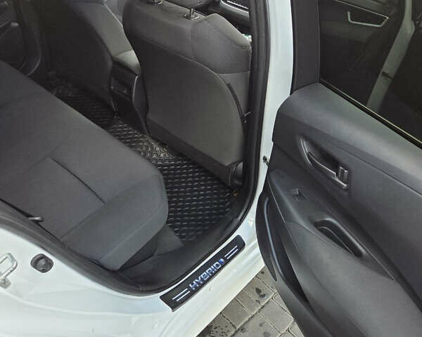 Белый Тойота Королла, объемом двигателя 1.8 л и пробегом 140 тыс. км за 18600 $, фото 17 на Automoto.ua