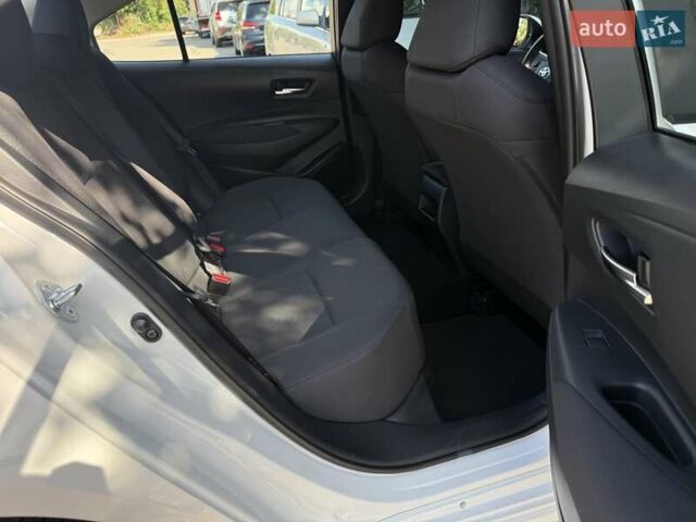 Білий Тойота Королла, об'ємом двигуна 1.6 л та пробігом 2 тис. км за 23800 $, фото 36 на Automoto.ua