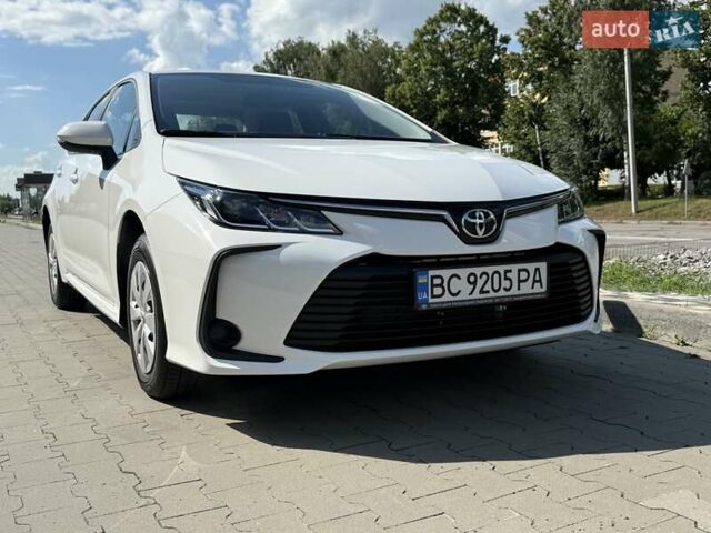 Білий Тойота Королла, об'ємом двигуна 1.6 л та пробігом 2 тис. км за 23800 $, фото 5 на Automoto.ua