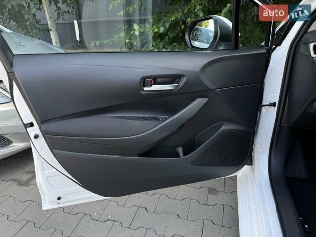 Білий Тойота Королла, об'ємом двигуна 1.6 л та пробігом 2 тис. км за 23800 $, фото 32 на Automoto.ua