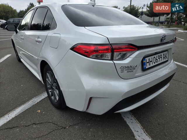 Белый Тойота Королла, объемом двигателя 1.8 л и пробегом 140 тыс. км за 18600 $, фото 7 на Automoto.ua