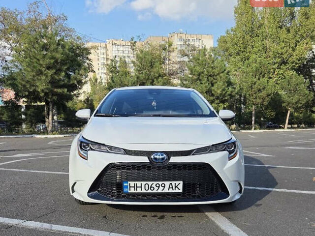 Белый Тойота Королла, объемом двигателя 1.8 л и пробегом 140 тыс. км за 18600 $, фото 4 на Automoto.ua