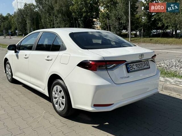 Білий Тойота Королла, об'ємом двигуна 1.6 л та пробігом 2 тис. км за 23800 $, фото 4 на Automoto.ua