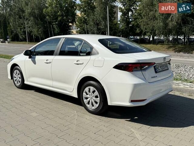 Білий Тойота Королла, об'ємом двигуна 1.6 л та пробігом 2 тис. км за 23800 $, фото 3 на Automoto.ua