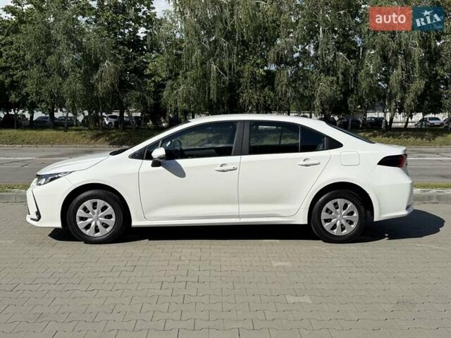 Білий Тойота Королла, об'ємом двигуна 1.6 л та пробігом 2 тис. км за 23800 $, фото 2 на Automoto.ua