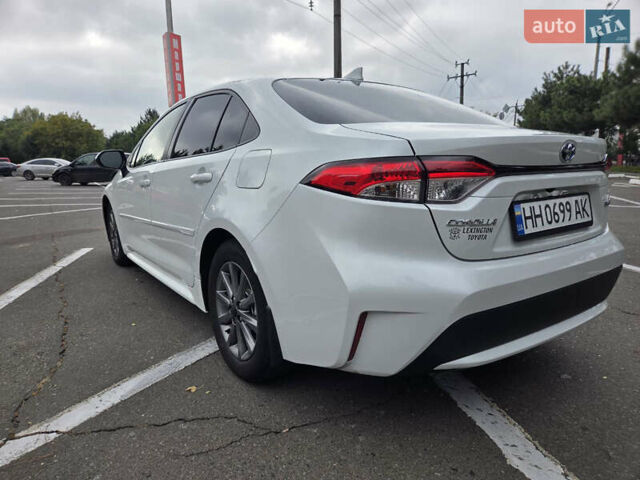 Белый Тойота Королла, объемом двигателя 1.8 л и пробегом 140 тыс. км за 18600 $, фото 5 на Automoto.ua