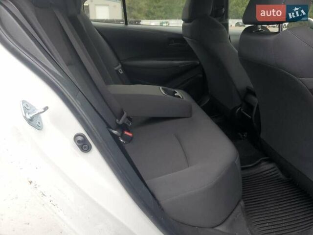 Белый Тойота Королла, объемом двигателя 1.8 л и пробегом 50 тыс. км за 3000 $, фото 9 на Automoto.ua