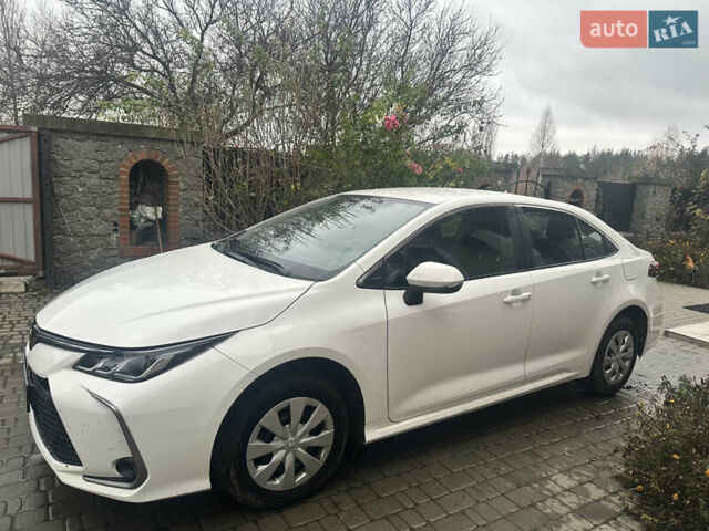 Белый Тойота Королла, объемом двигателя 1.8 л и пробегом 55 тыс. км за 22700 $, фото 2 на Automoto.ua