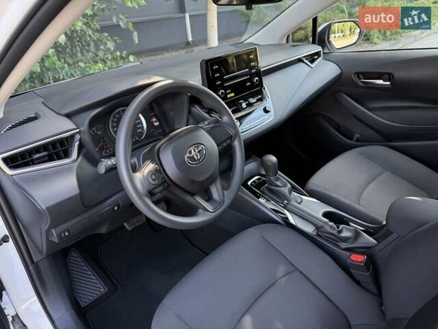 Білий Тойота Королла, об'ємом двигуна 1.6 л та пробігом 2 тис. км за 23800 $, фото 31 на Automoto.ua