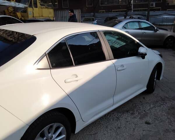 Белый Тойота Королла, объемом двигателя 1.59 л и пробегом 65 тыс. км за 21750 $, фото 2 на Automoto.ua