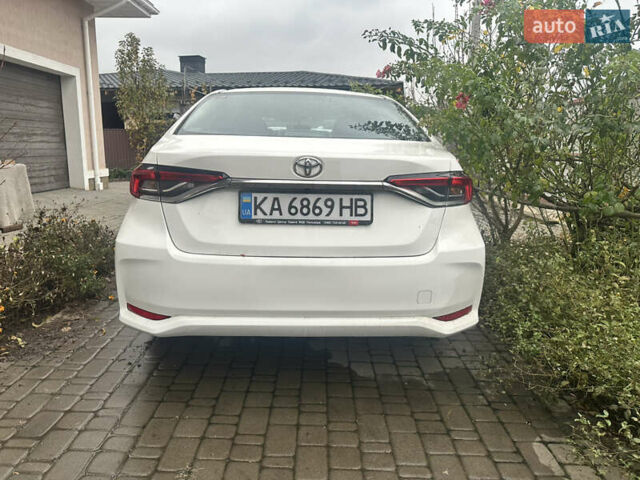 Белый Тойота Королла, объемом двигателя 1.8 л и пробегом 55 тыс. км за 22700 $, фото 3 на Automoto.ua