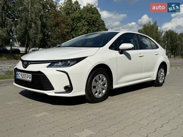 Білий Тойота Королла, об'ємом двигуна 1.6 л та пробігом 2 тис. км за 23800 $, фото 1 на Automoto.ua