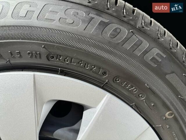 Білий Тойота Королла, об'ємом двигуна 1.6 л та пробігом 2 тис. км за 23800 $, фото 71 на Automoto.ua