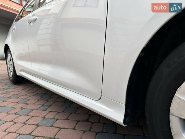 Белый Тойота Королла, объемом двигателя 1.49 л и пробегом 161 тыс. км за 14450 $, фото 47 на Automoto.ua