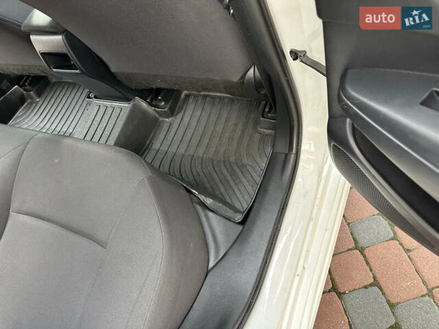 Белый Тойота Королла, объемом двигателя 1.49 л и пробегом 161 тыс. км за 14450 $, фото 155 на Automoto.ua