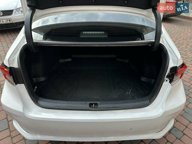 Белый Тойота Королла, объемом двигателя 1.49 л и пробегом 161 тыс. км за 14450 $, фото 163 на Automoto.ua