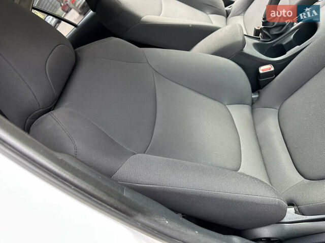 Белый Тойота Королла, объемом двигателя 1.49 л и пробегом 161 тыс. км за 14450 $, фото 133 на Automoto.ua