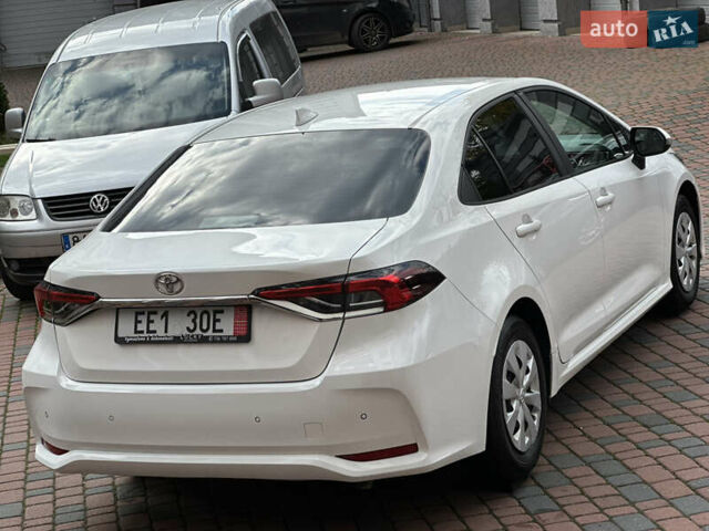 Белый Тойота Королла, объемом двигателя 1.49 л и пробегом 161 тыс. км за 14450 $, фото 2 на Automoto.ua