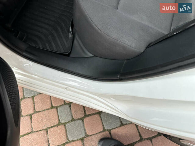 Белый Тойота Королла, объемом двигателя 1.49 л и пробегом 161 тыс. км за 14450 $, фото 146 на Automoto.ua
