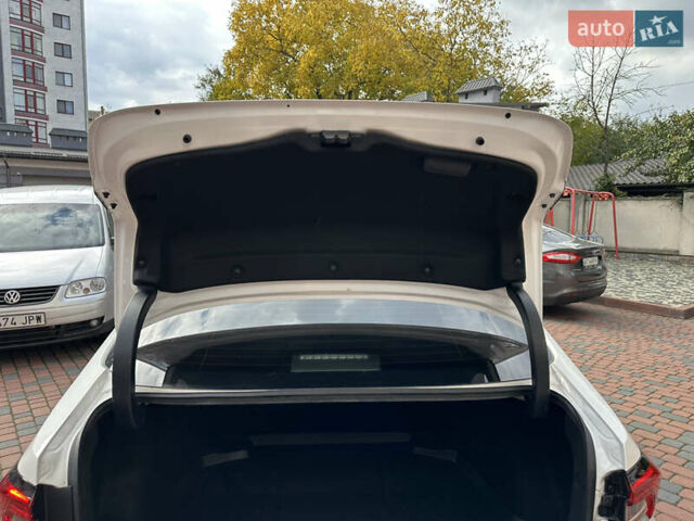 Белый Тойота Королла, объемом двигателя 1.49 л и пробегом 161 тыс. км за 14450 $, фото 162 на Automoto.ua